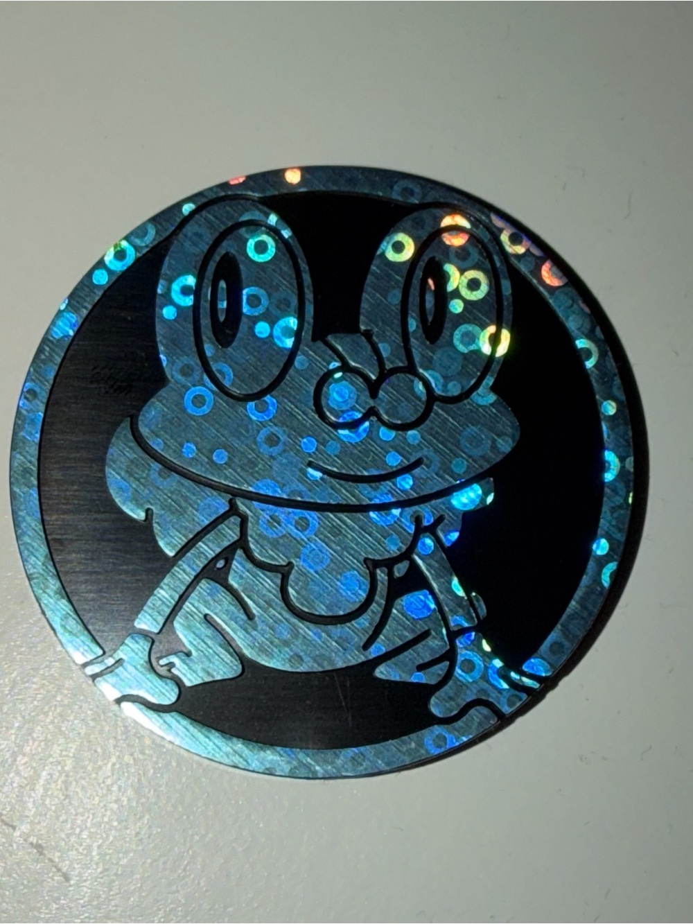 Pokémon TCG Blue Foil Froakie Coin from Chaos Rising Elite Trainer Box